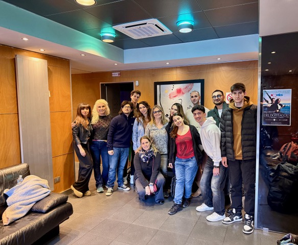 Foto di gruppo allievi e direzione in Accademia